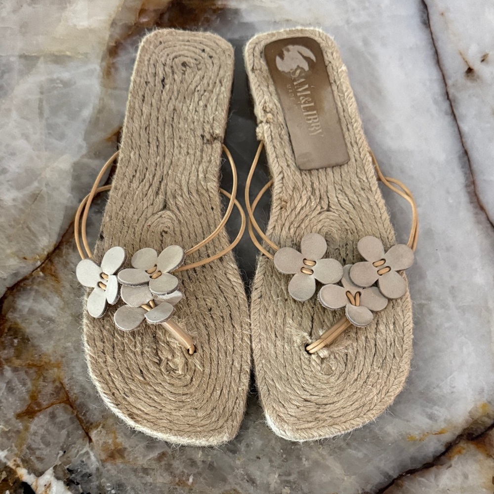 Sam & Libby Beige Floral Sandals